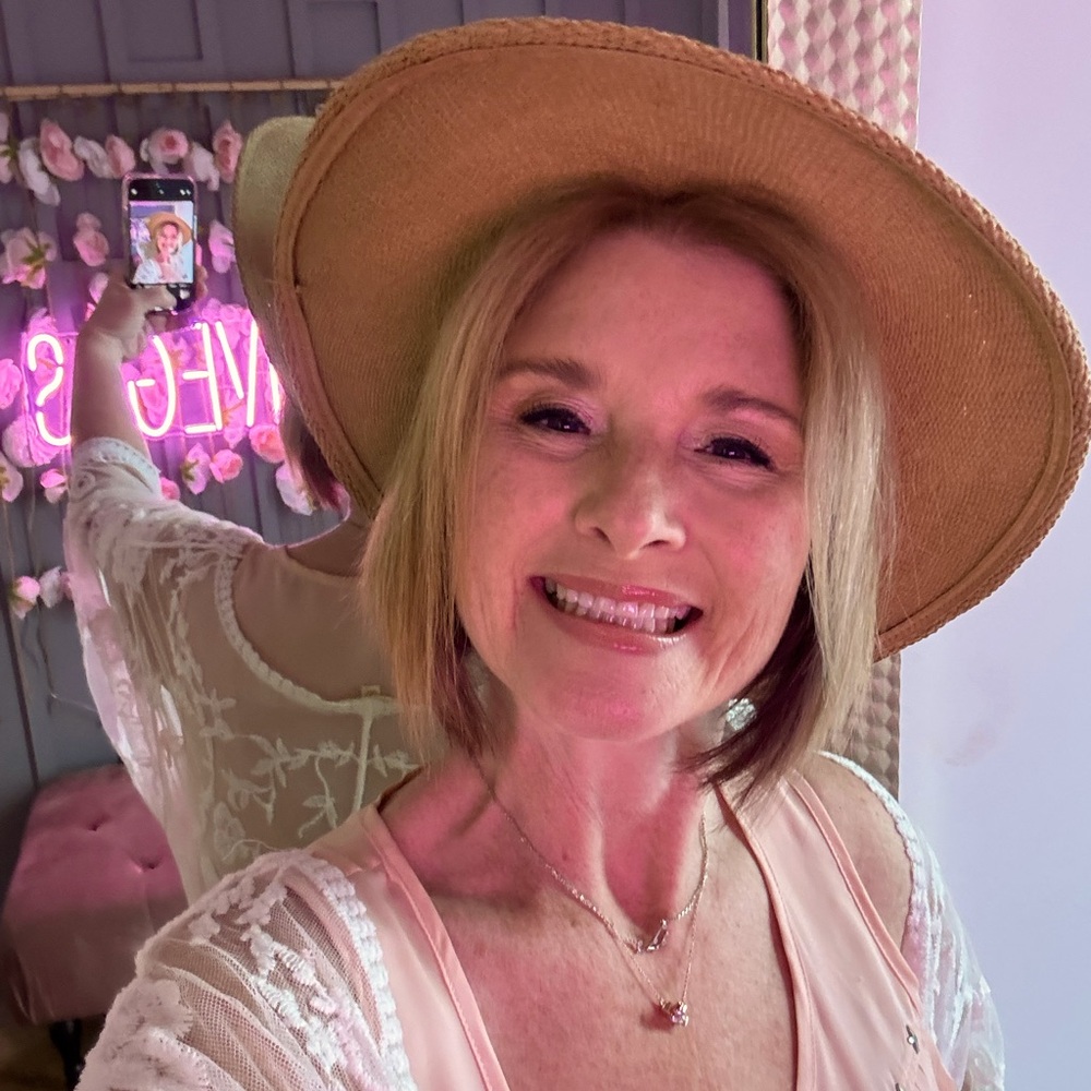 Meet your Posher, Nicole